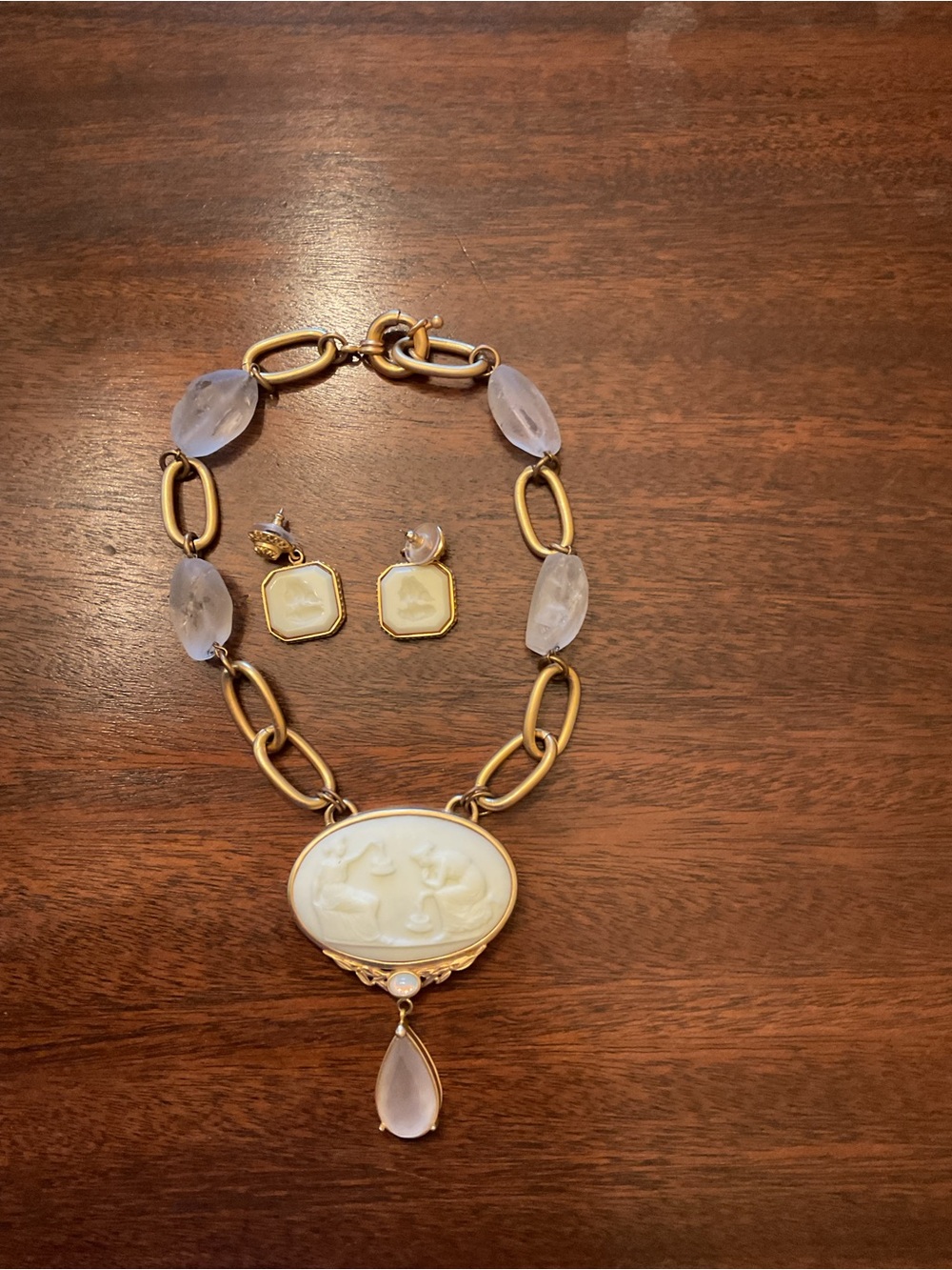 Gold-Tone Cameo Pendant Necklace with Cream Cameo & opaque Beads